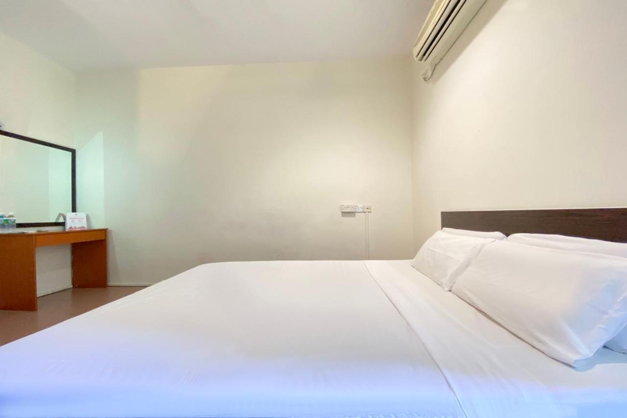 Spot On 89907 Motel Impian Seri Manjung Dış mekan fotoğraf