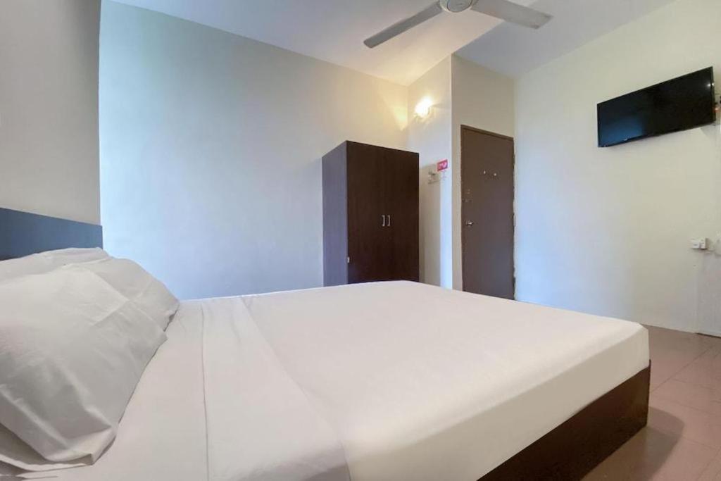 Spot On 89907 Motel Impian Seri Manjung Dış mekan fotoğraf