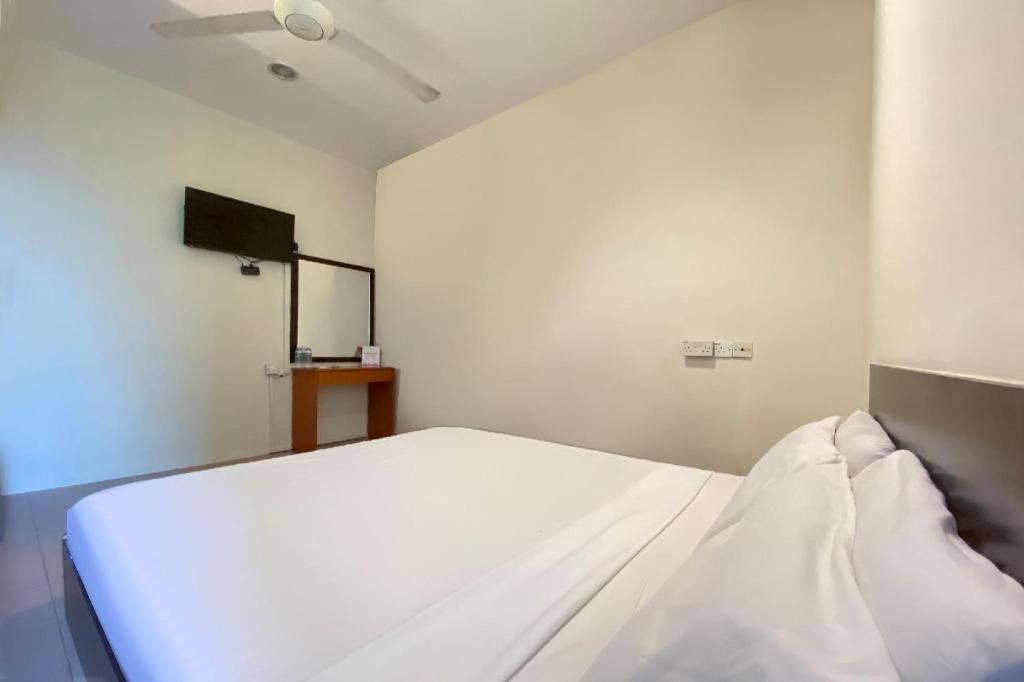 Spot On 89907 Motel Impian Seri Manjung Dış mekan fotoğraf